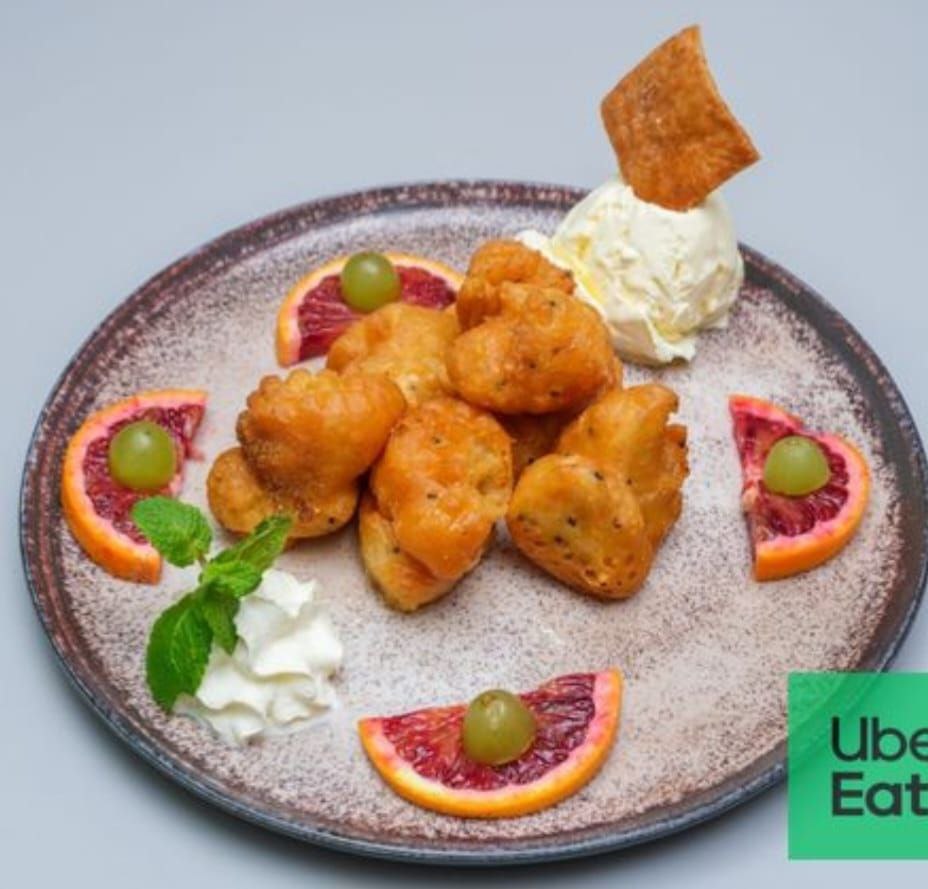 Gemischter Teller mit Fleisch und Reis